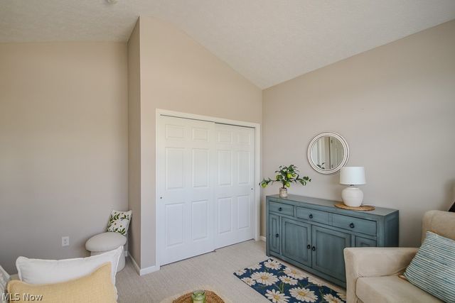 9072 Devonshire Drive, Olmsted Falls, OH 44138