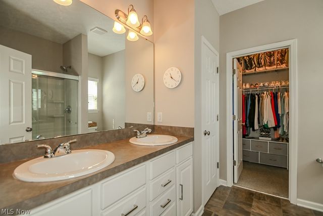 9072 Devonshire Drive, Olmsted Falls, OH 44138