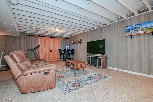 9072 Devonshire Drive, Olmsted Falls, OH 44138