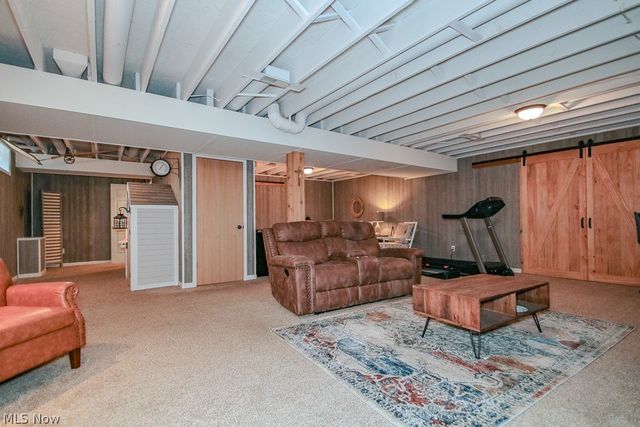 9072 Devonshire Drive, Olmsted Falls, OH 44138