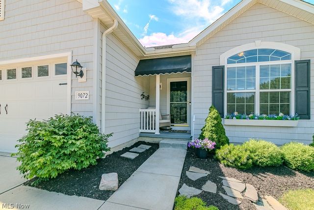 9072 Devonshire Drive, Olmsted Falls, OH 44138