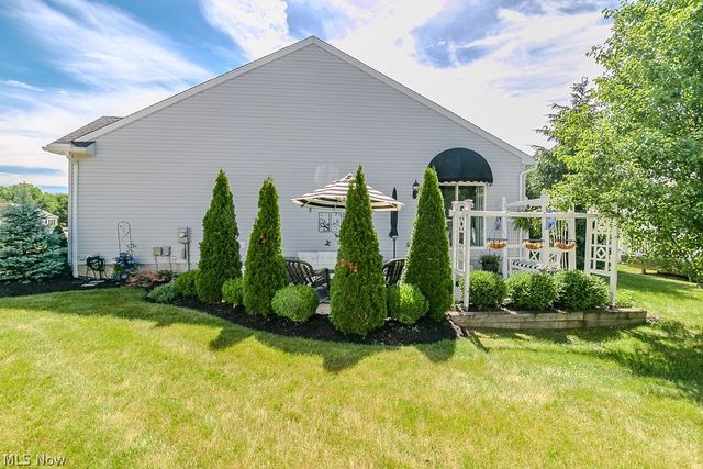 9072 Devonshire Drive, Olmsted Falls, OH 44138