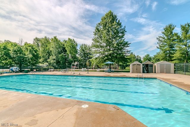 9072 Devonshire Drive, Olmsted Falls, OH 44138