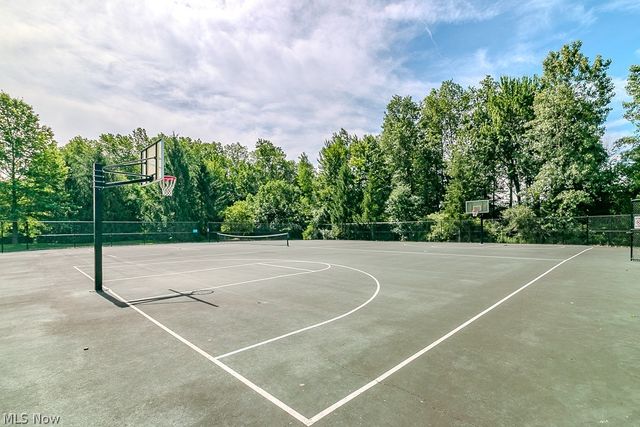 9072 Devonshire Drive, Olmsted Falls, OH 44138
