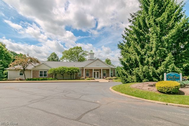 9072 Devonshire Drive, Olmsted Falls, OH 44138