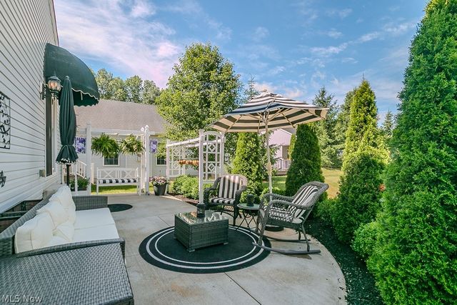 9072 Devonshire Drive, Olmsted Falls, OH 44138