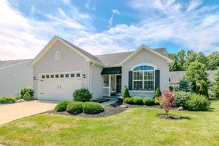 9072 Devonshire Drive, Olmsted Falls, OH 44138