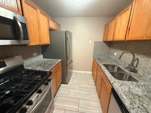 281 SHOREWOOD Drive 21GA, Glendale Heights, IL 60139