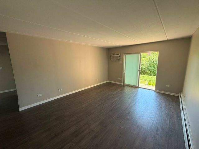 281 SHOREWOOD Drive 21GA, Glendale Heights, IL 60139