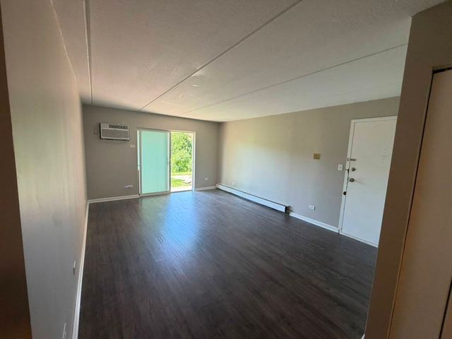 281 SHOREWOOD Drive 21GA, Glendale Heights, IL 60139