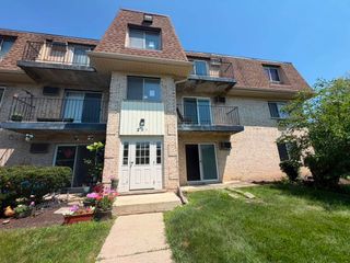 281 SHOREWOOD Drive 21GA, Glendale Heights, IL 60139