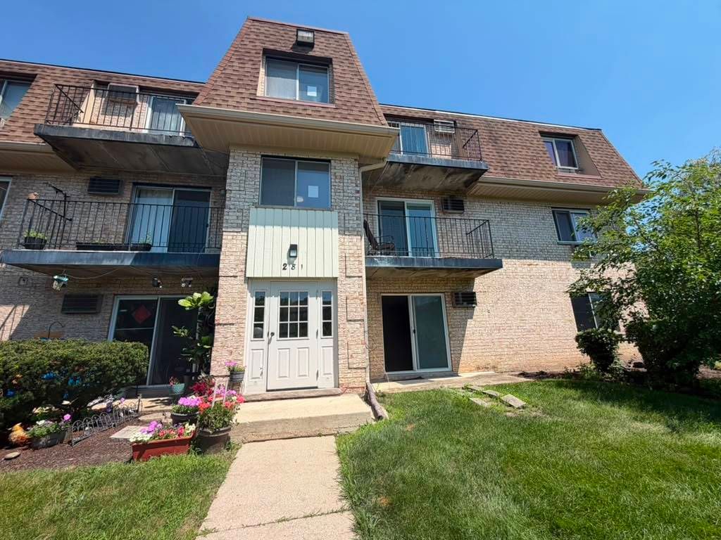281 SHOREWOOD Drive 21GA, Glendale Heights, IL 60139