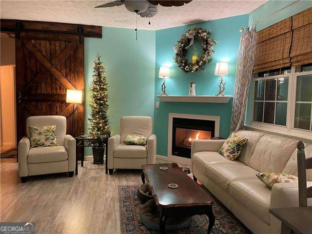 968 Windcroft Circle NW, Acworth, GA 30101