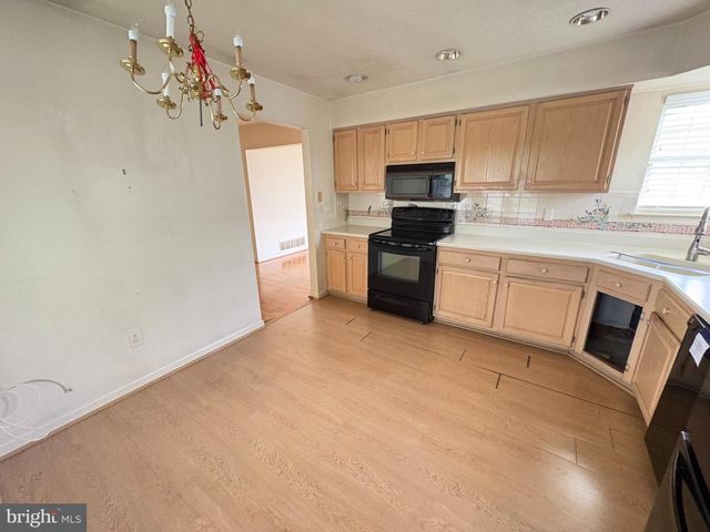 410 ELDERBERRY CT, Mount Laurel, NJ 08054