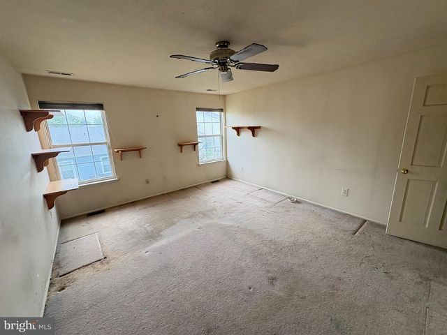 410 ELDERBERRY CT, Mount Laurel, NJ 08054