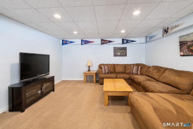 29 Evening Star Drive, Seymour, CT 06483