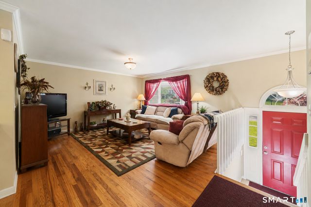 29 Evening Star Drive, Seymour, CT 06483