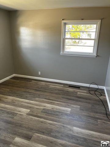 1702 Englewood Dr, Pueblo, CO 81005