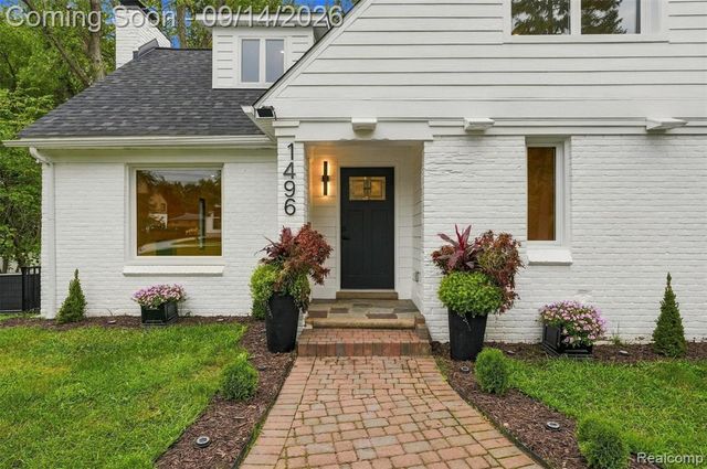 1496 Chesterfield Avenue, Birmingham, MI 48009