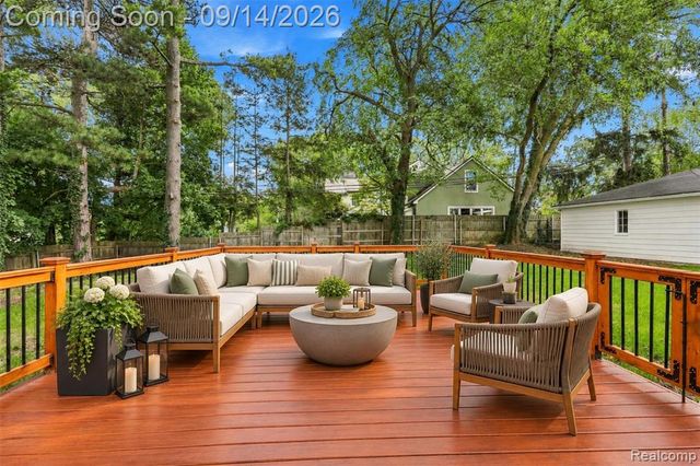 1496 Chesterfield Avenue, Birmingham, MI 48009