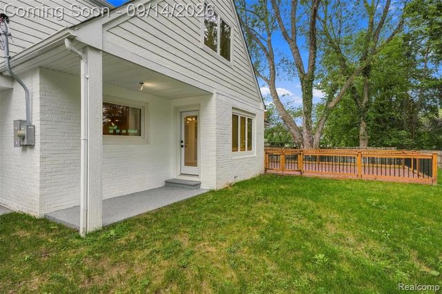 1496 Chesterfield Avenue, Birmingham, MI 48009