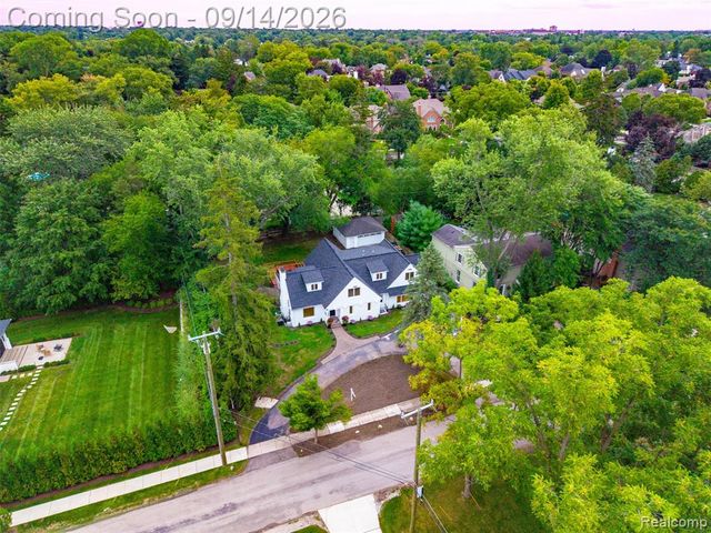 1496 Chesterfield Avenue, Birmingham, MI 48009