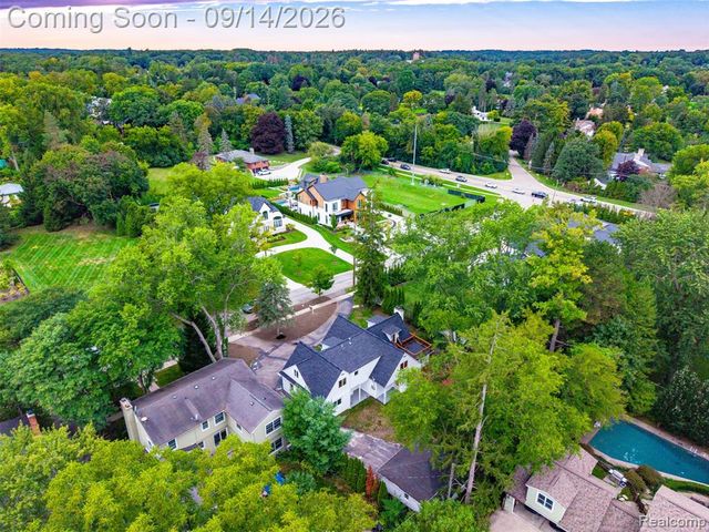 1496 Chesterfield Avenue, Birmingham, MI 48009