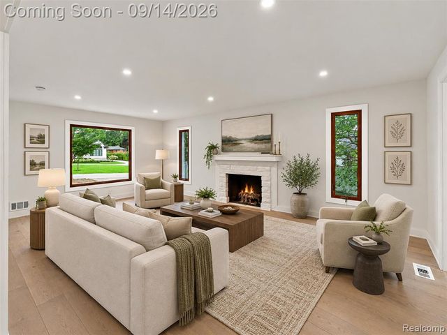 1496 Chesterfield Avenue, Birmingham, MI 48009