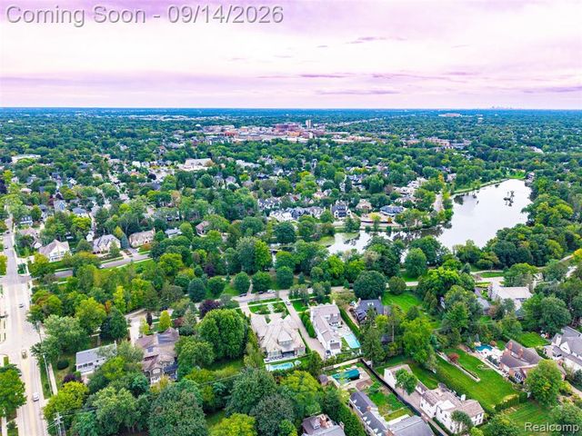 1496 Chesterfield Avenue, Birmingham, MI 48009