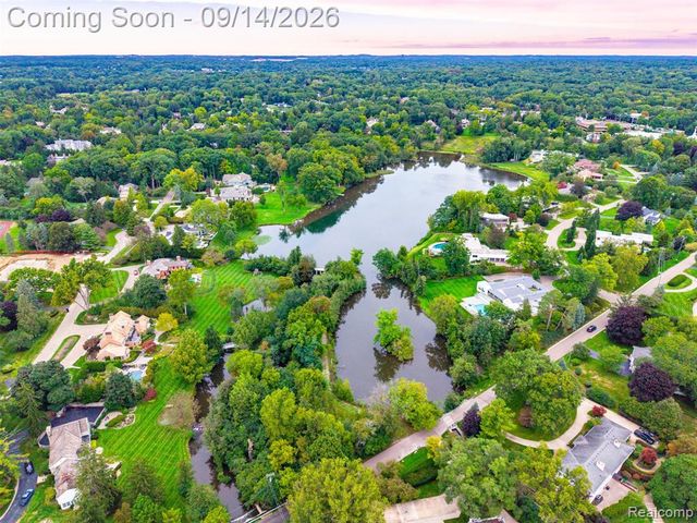 1496 Chesterfield Avenue, Birmingham, MI 48009
