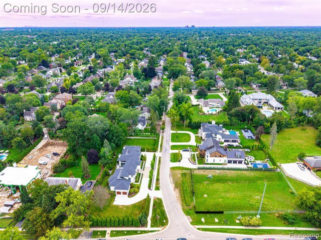 1496 Chesterfield Avenue, Birmingham, MI 48009
