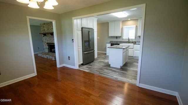 621 Briarwood Drive, Dandridge, TN 37725