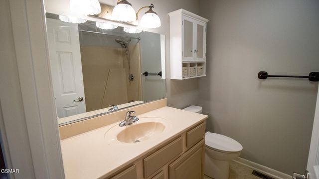 621 Briarwood Drive, Dandridge, TN 37725