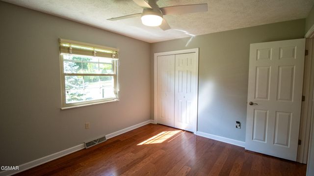621 Briarwood Drive, Dandridge, TN 37725