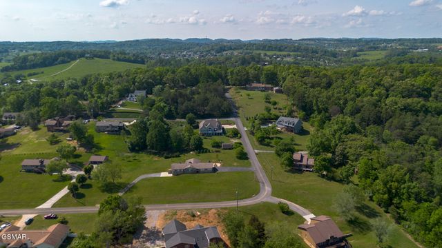 621 Briarwood Drive, Dandridge, TN 37725