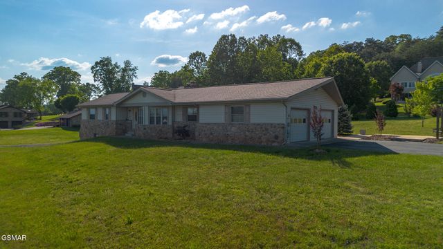 621 Briarwood Drive, Dandridge, TN 37725