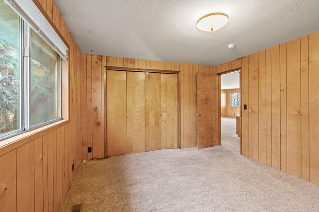 837 S Royal Avenue, Eagle Point, OR 97524