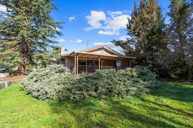 837 S Royal Avenue, Eagle Point, OR 97524