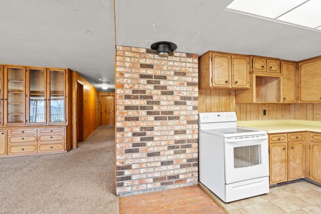 837 S Royal Avenue, Eagle Point, OR 97524