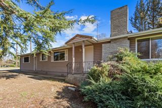 837 S Royal Avenue, Eagle Point, OR 97524