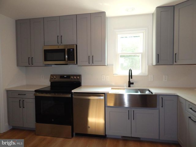 79 LEE ST, Stewartstown, PA 17363
