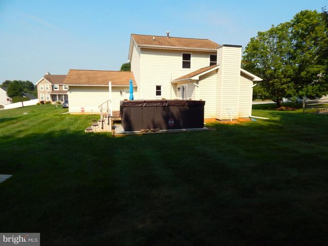 79 LEE ST, Stewartstown, PA 17363