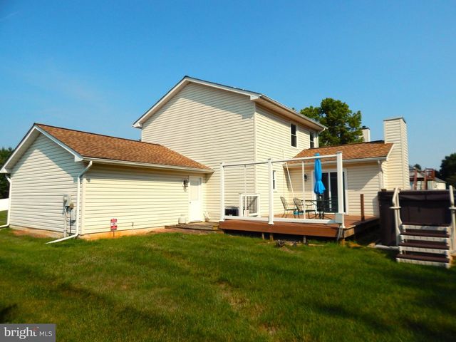 79 LEE ST, Stewartstown, PA 17363