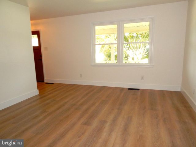 79 LEE ST, Stewartstown, PA 17363