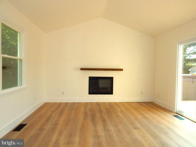 79 LEE ST, Stewartstown, PA 17363