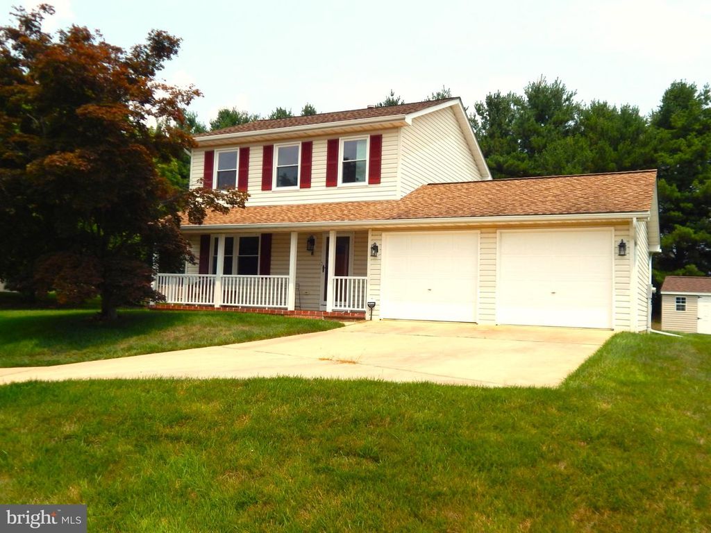 79 LEE ST, Stewartstown, PA 17363