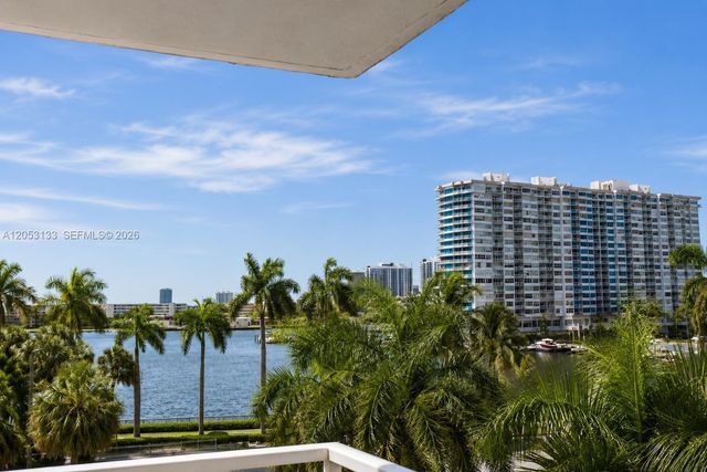 2801 NE 183rd St 405W, Aventura, FL 33160