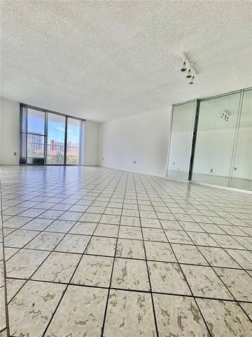 2801 NE 183rd St 405W, Aventura, FL 33160