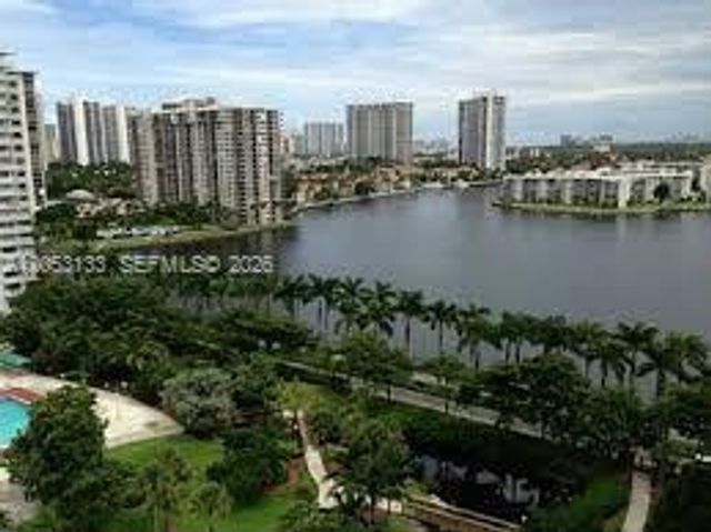 2801 NE 183rd St 405W, Aventura, FL 33160
