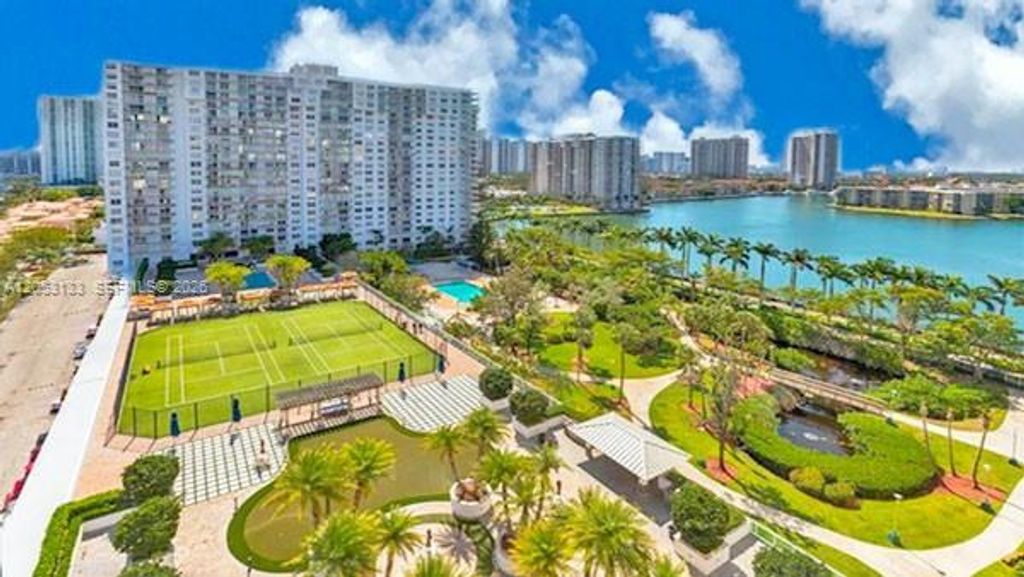 2801 NE 183rd St 405W, Aventura, FL 33160